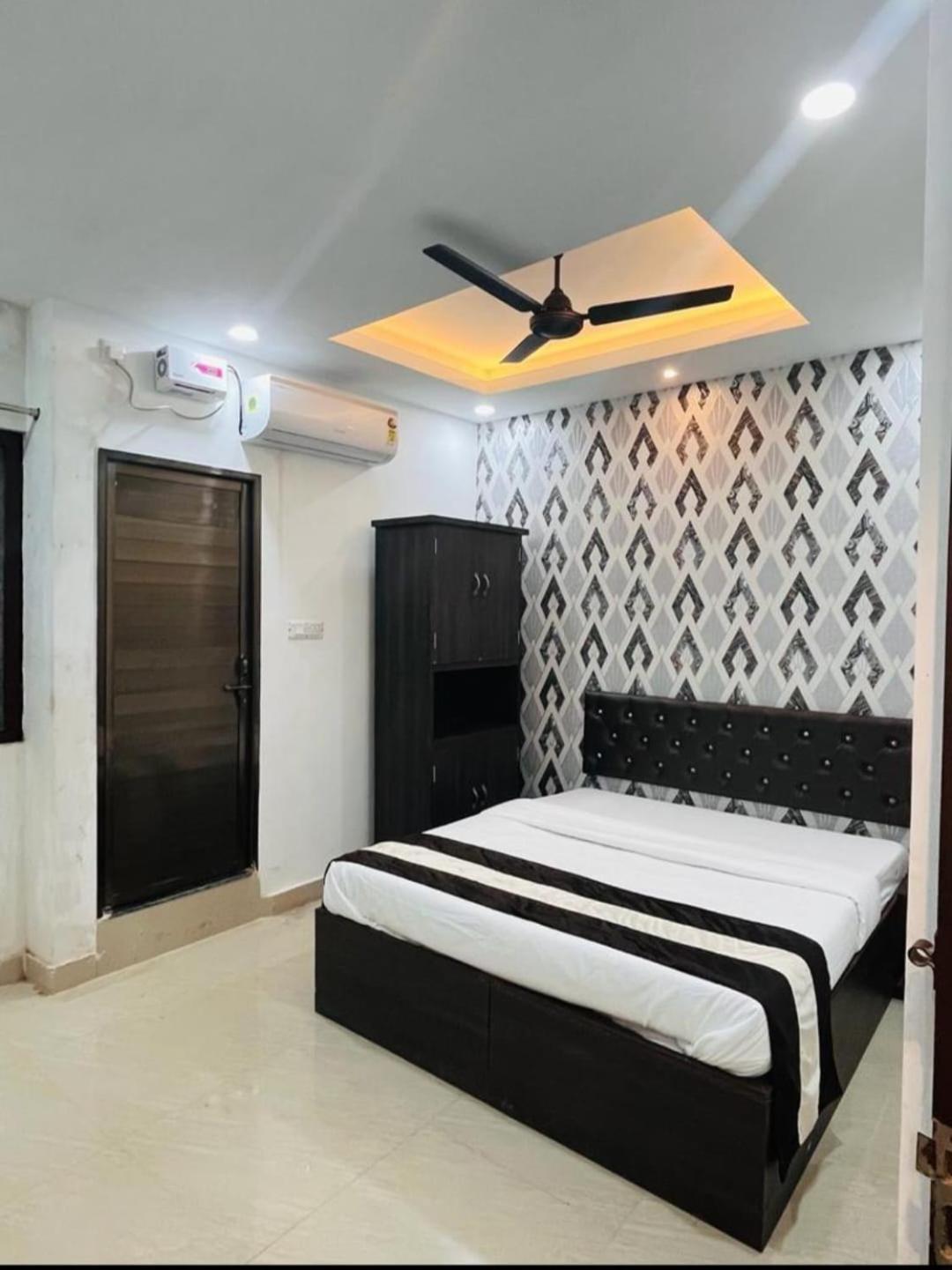 Hotel Shiv Mangalam Near Kashi Vishwanath Tample 바라나시 외부 사진