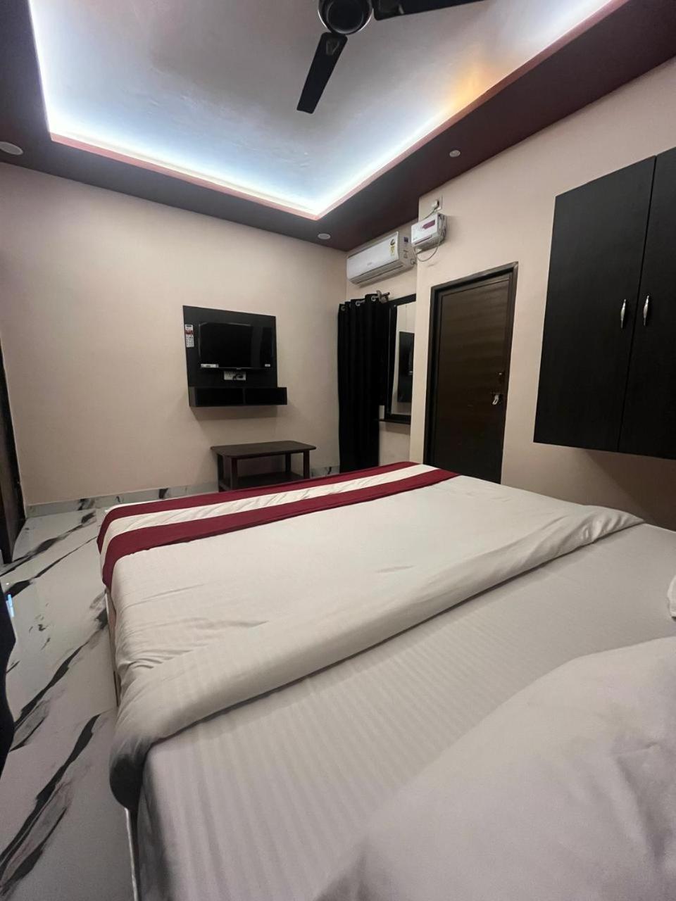 Hotel Shiv Mangalam Near Kashi Vishwanath Tample 바라나시 외부 사진